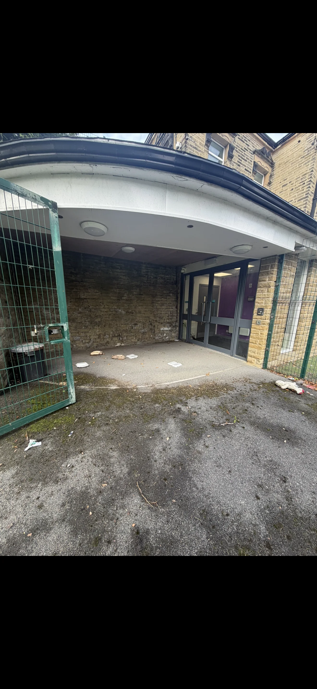 Before-condition exterior entrance view from the user-labelled Mount Pellon pressure-washing record