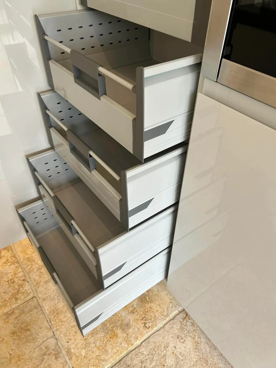 Detailed cleaning of domestic kitchen storage drawers