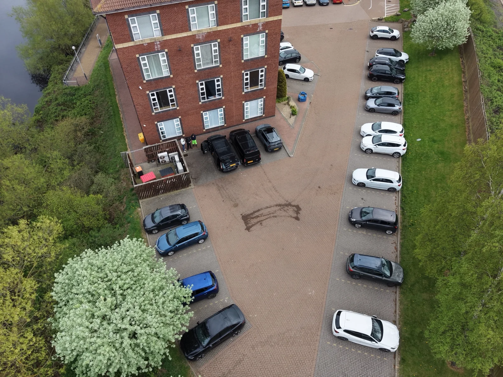 Overview of the commercial car-park oil-spill area at Redheugh House